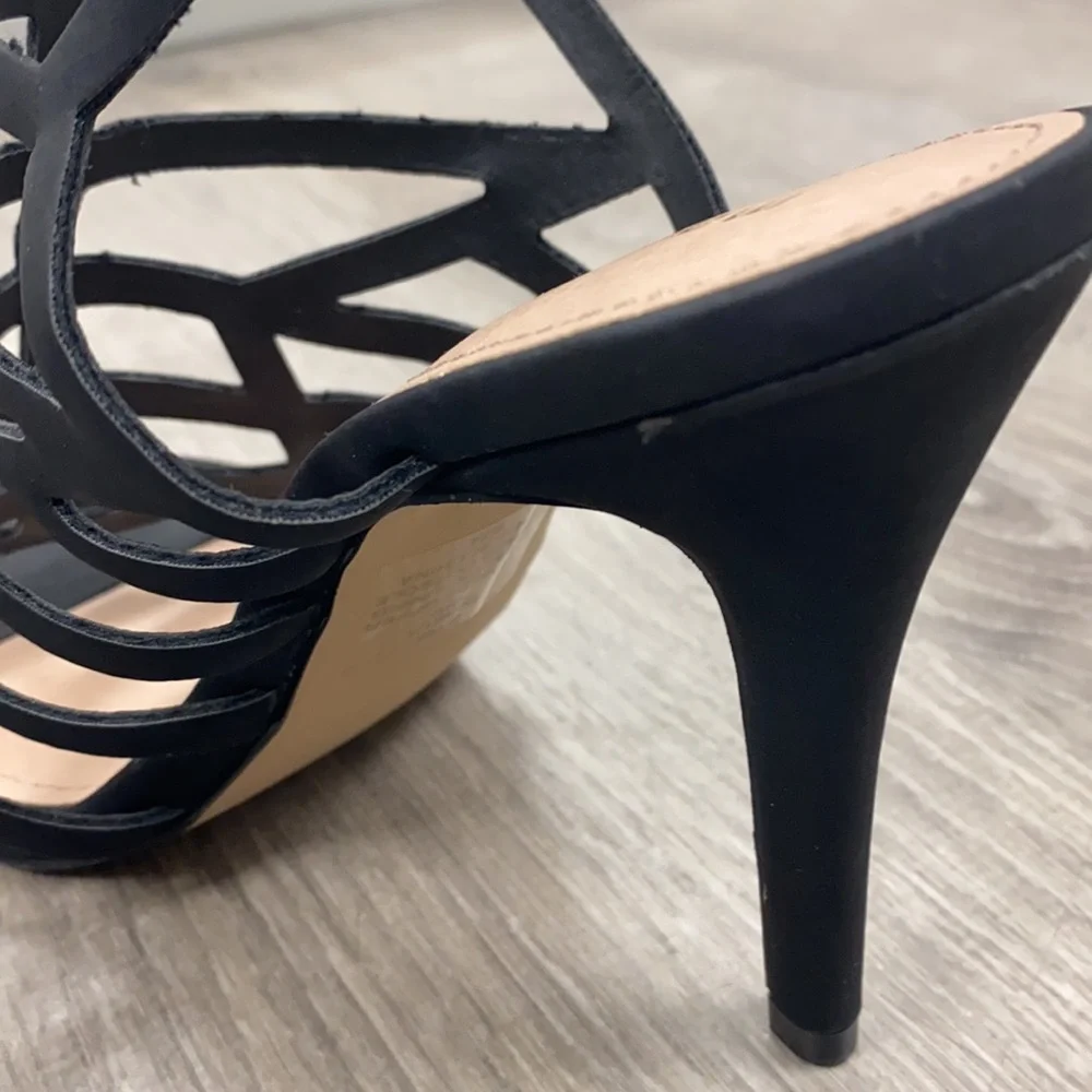 Madden girl cages heel - Picture 7 of 8